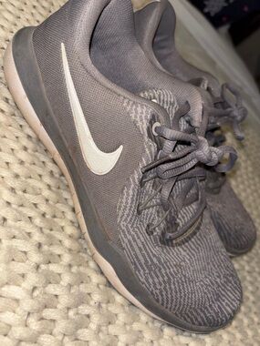 Nike Light Gray Knit Flex Training Sneakers with White Swoosh
